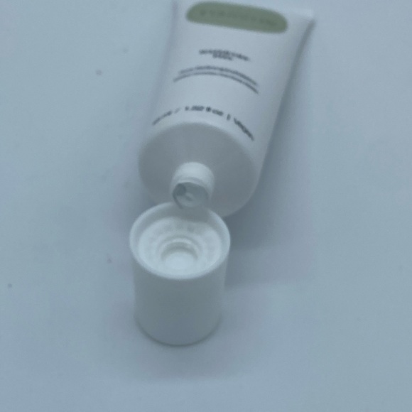 SEALED Flânerie Waterlilly Pore Refining Exfoliator - Picture 3 of 3